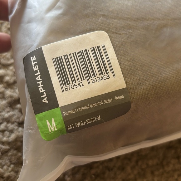 NWT Alphalete Women’s Essential Oversized Joggers Brown- Size Medium - Picture 3 of 5